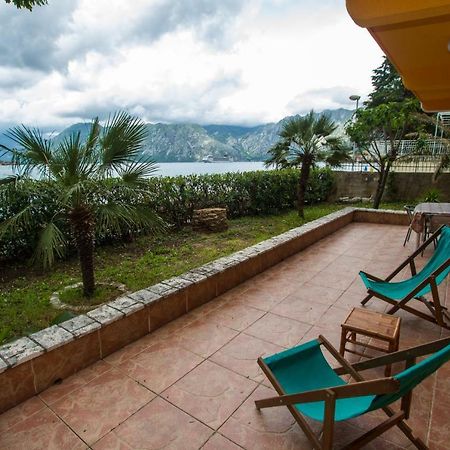 Apartments Beachfront Kotor Eksteriør billede