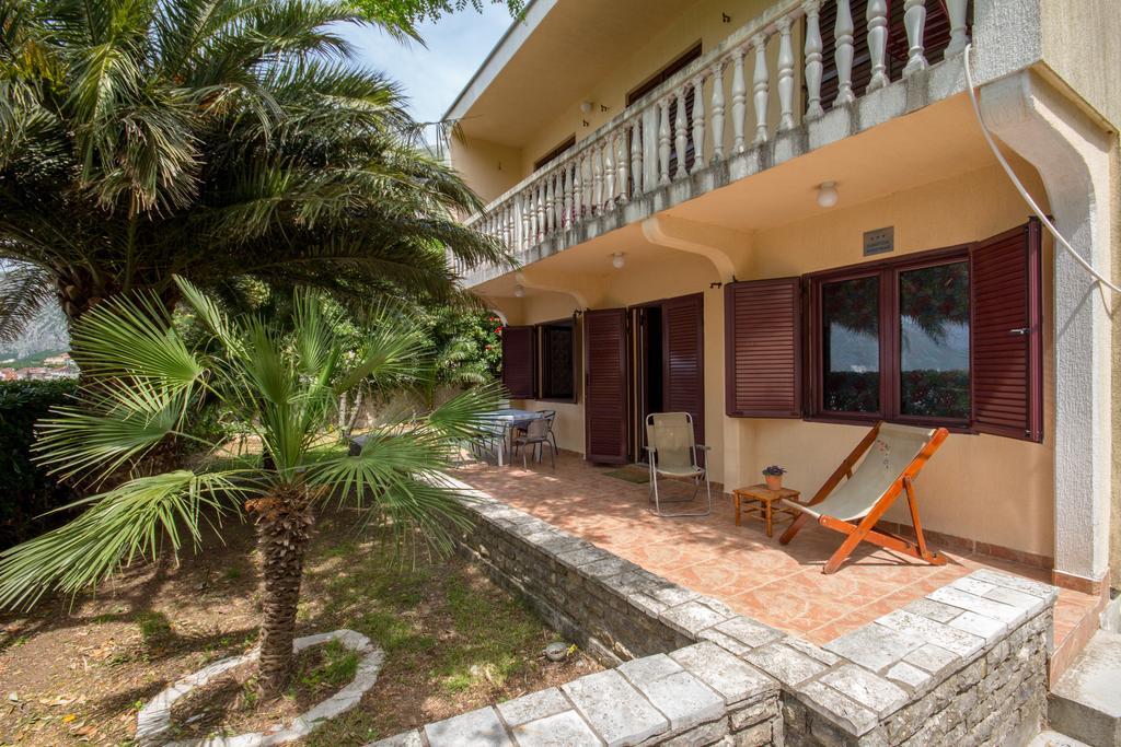 Apartments Beachfront Kotor Eksteriør billede