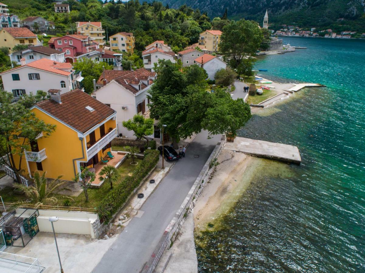 Apartments Beachfront Kotor Eksteriør billede
